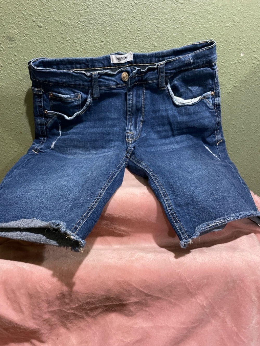 Kensie Light-Mid Blue Denim Shorts with Gold Stitching